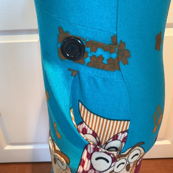 Schwing size medium tunic top turquoise and owl pattern, has pockets - Picture 4 of 5